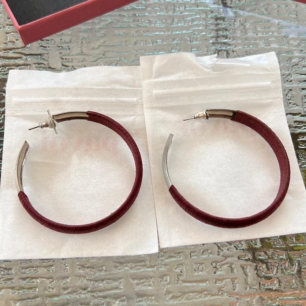 Maroon hoops - Picture 2 of 5